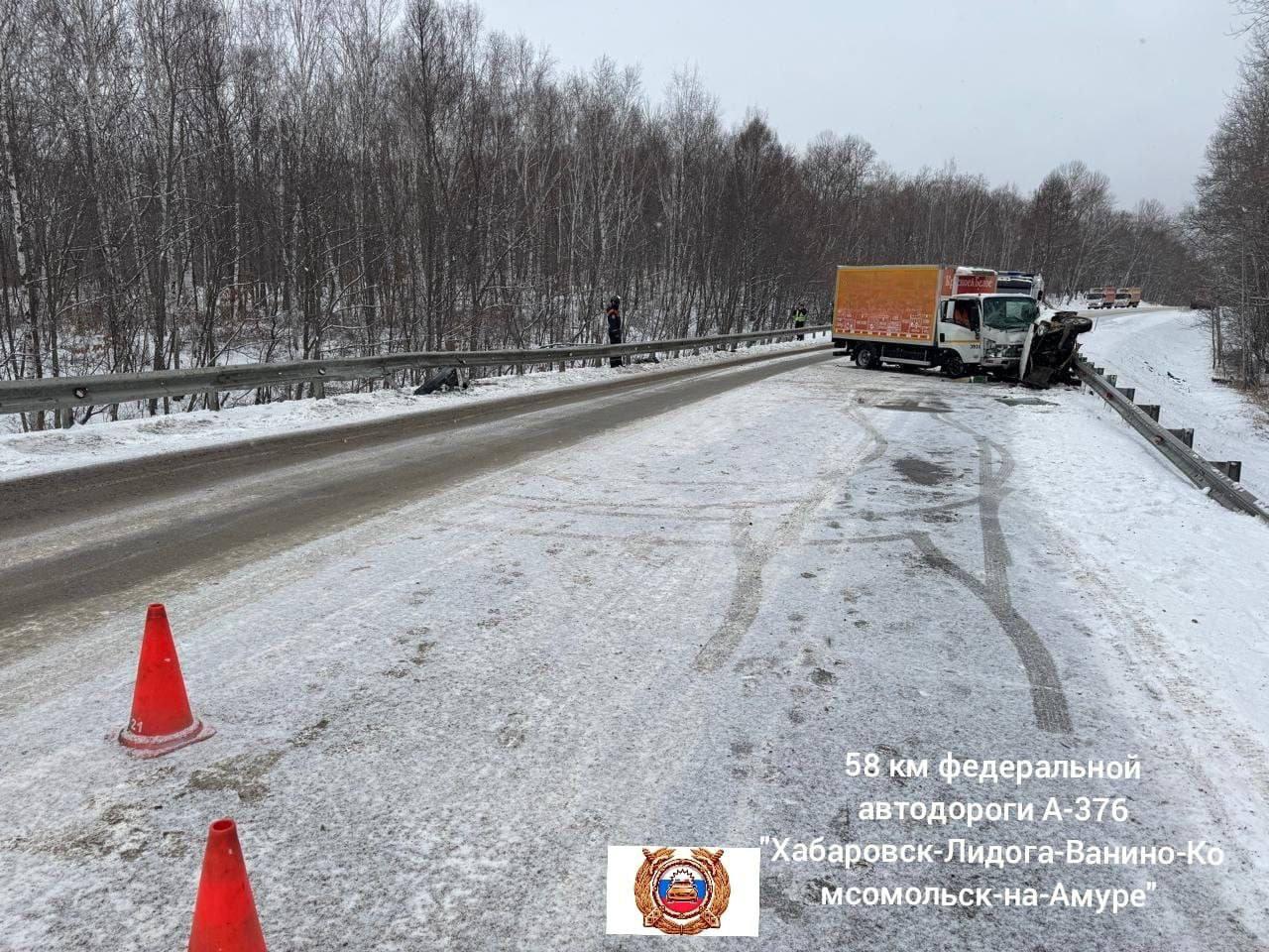 Водитель микроавтобуса погиб в ДТП в Хабаровском крае 