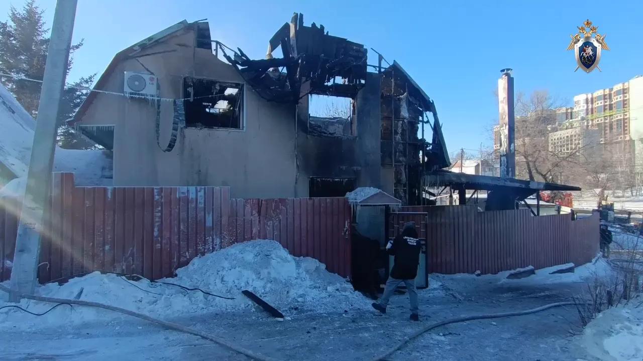 Уголовное дело завели по факту гибели двух жителей при пожаре в Хабаровске 