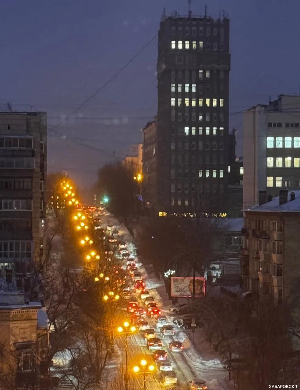 9-балльные пробки сковали Хабаровск в первый рабочий день