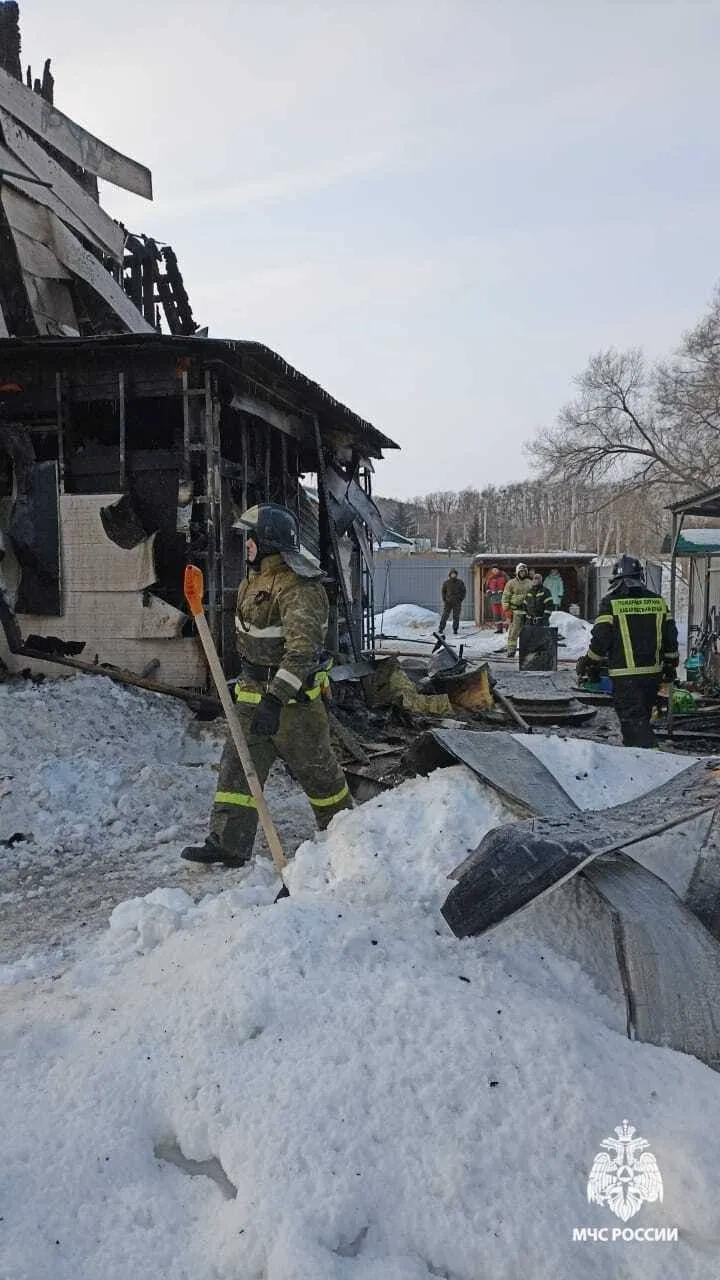 Мать и 4-летний ребенок получили ожоги на пожаре в селе Мичуринское 